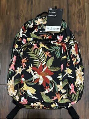 *Brand New* 25L Dakine Backpack